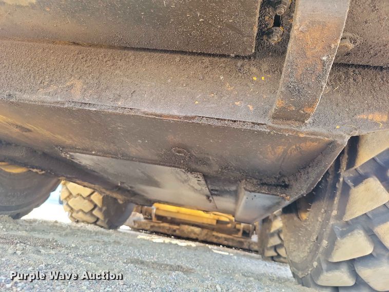 image for item EE1108 2019 Gehl V330 skid steer loader