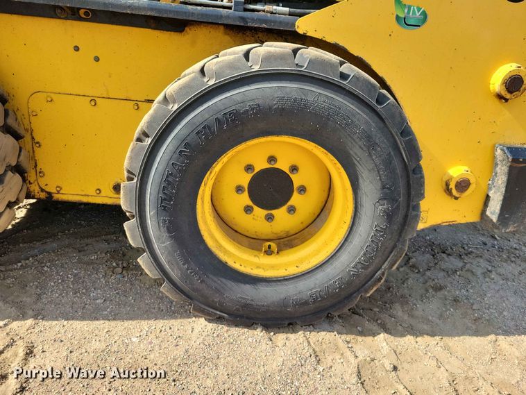 image for item EE1108 2019 Gehl V330 skid steer loader