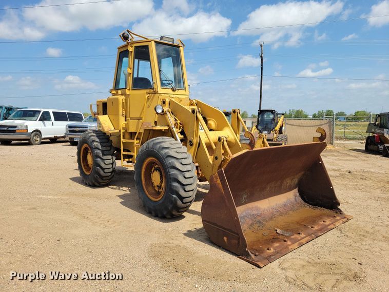 image for item EE1110 1984 Caterpillar 930 wheel loader