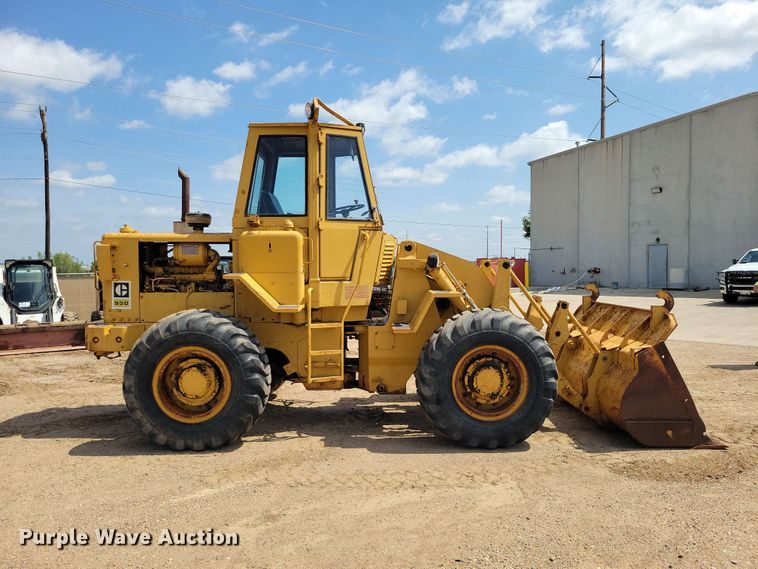 image for item EE1110 1984 Caterpillar 930 wheel loader