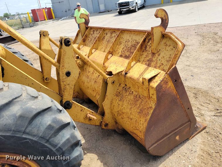 image for item EE1110 1984 Caterpillar 930 wheel loader