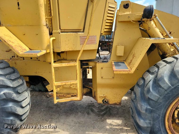 image for item EE1110 1984 Caterpillar 930 wheel loader
