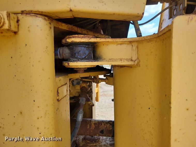 image for item EE1110 1984 Caterpillar 930 wheel loader