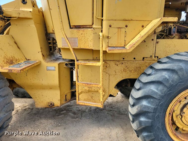 image for item EE1110 1984 Caterpillar 930 wheel loader