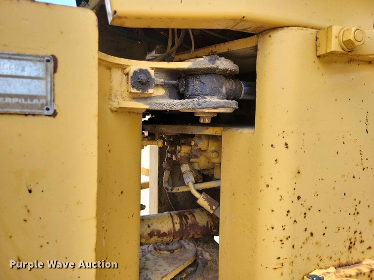 image for item EE1110 1984 Caterpillar 930 wheel loader