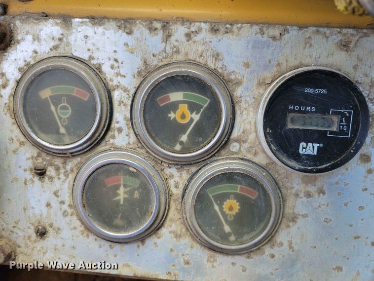 image for item EE1110 1984 Caterpillar 930 wheel loader
