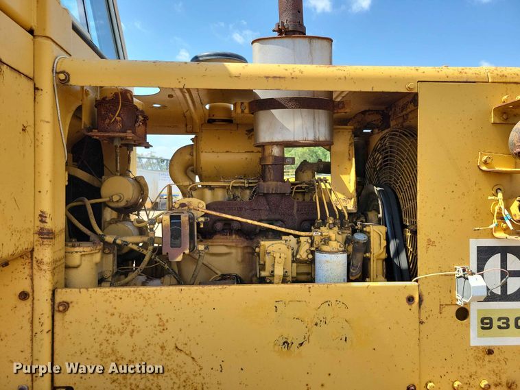 image for item EE1110 1984 Caterpillar 930 wheel loader