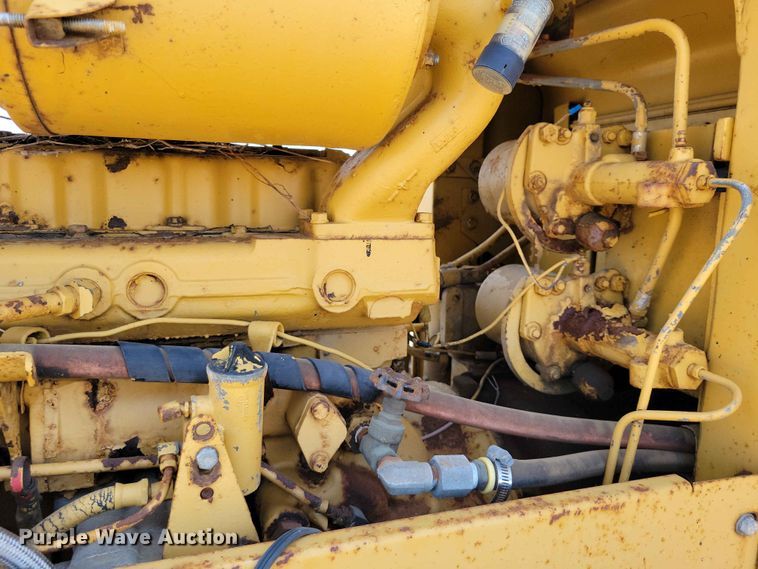 image for item EE1110 1984 Caterpillar 930 wheel loader