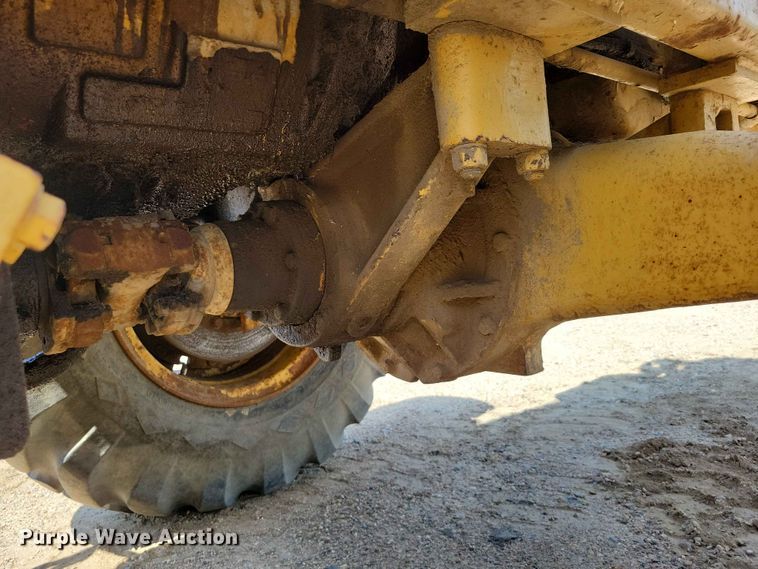 image for item EE1110 1984 Caterpillar 930 wheel loader