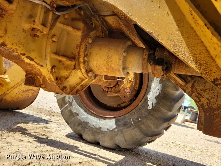 image for item EE1110 1984 Caterpillar 930 wheel loader