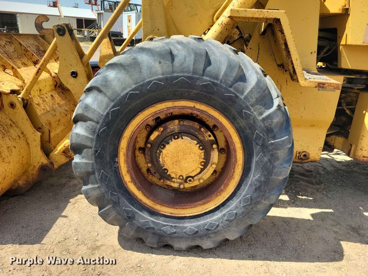 image for item EE1110 1984 Caterpillar 930 wheel loader
