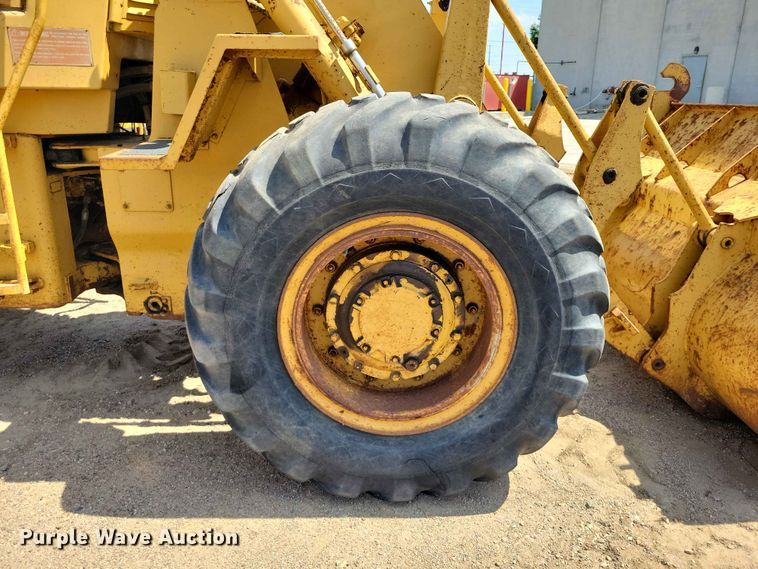 image for item EE1110 1984 Caterpillar 930 wheel loader