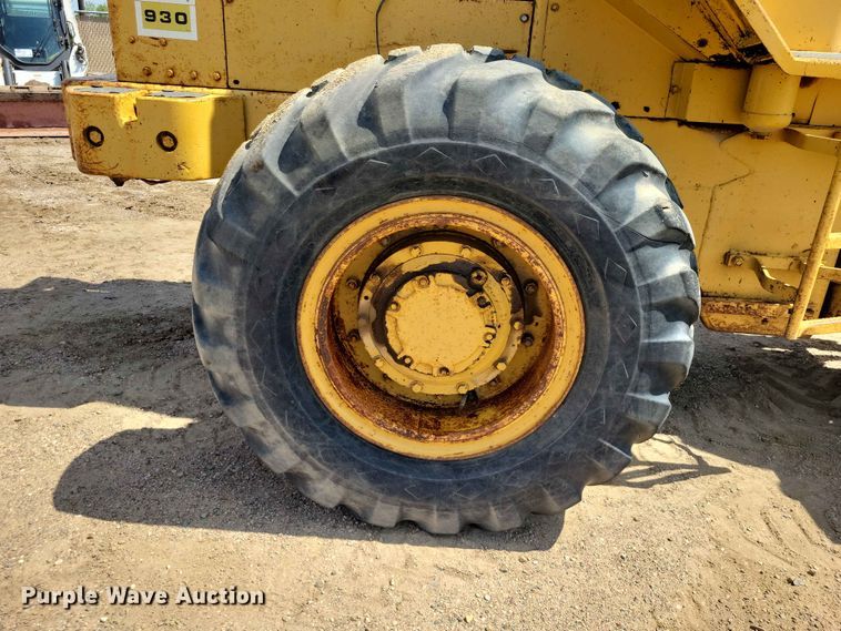 image for item EE1110 1984 Caterpillar 930 wheel loader