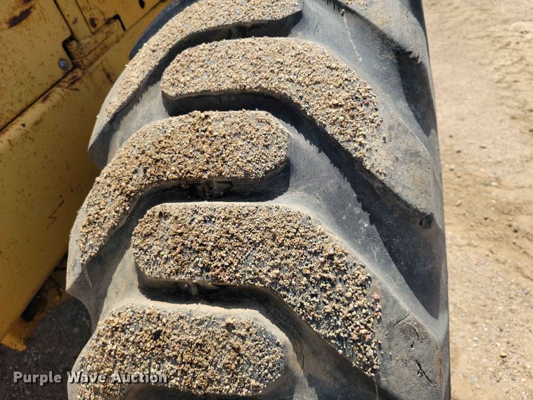 image for item EE1110 1984 Caterpillar 930 wheel loader