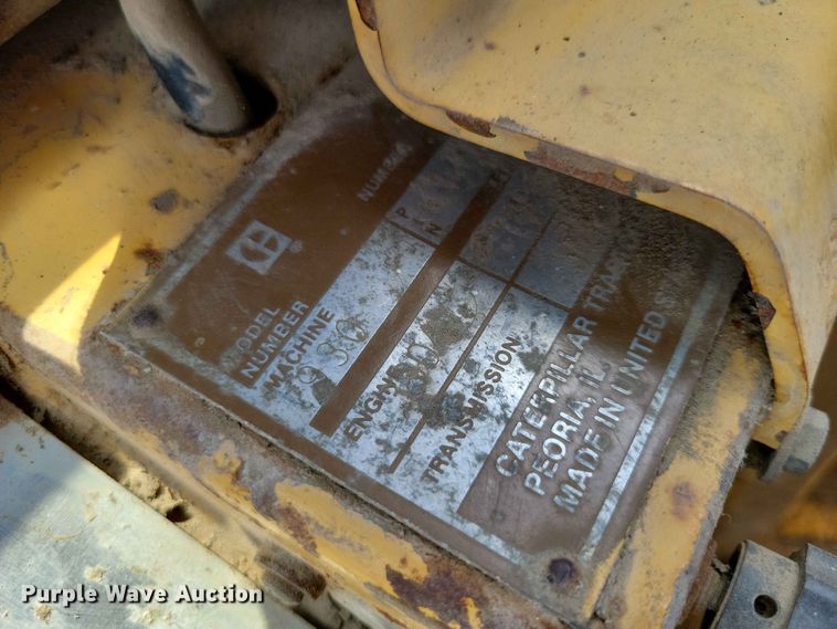 image for item EE1110 1984 Caterpillar 930 wheel loader