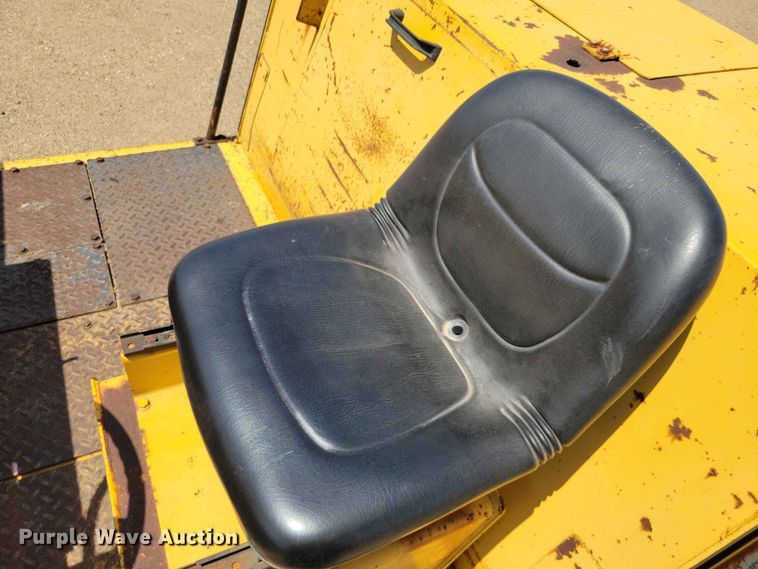 image for item EE1114 1988 Bomag BW12R pneumatic roller