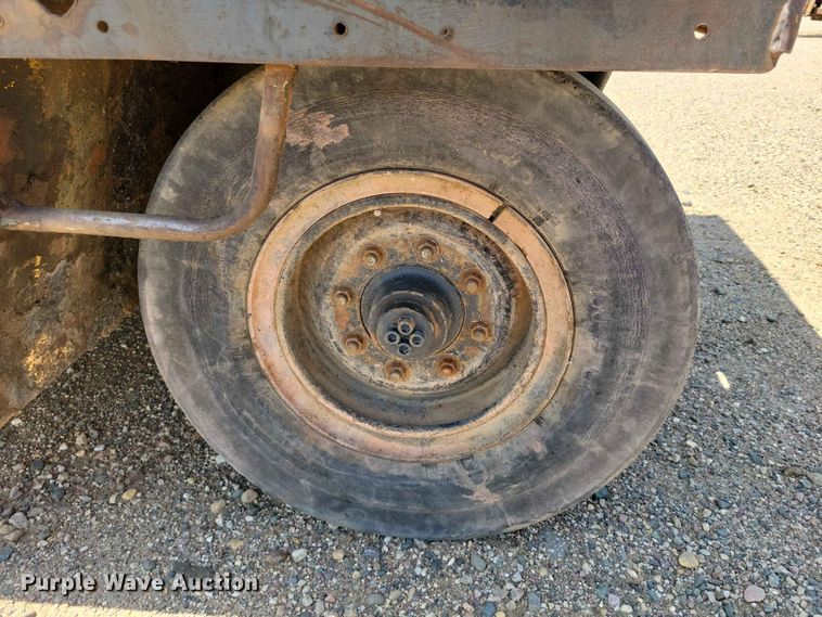 image for item EE1114 1988 Bomag BW12R pneumatic roller