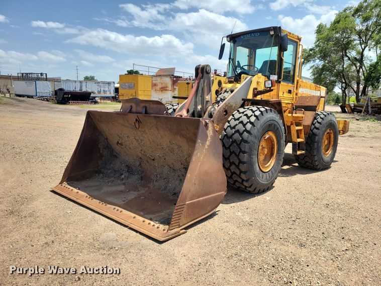 image for item EE1117 1999 Volvo L120C wheel loader