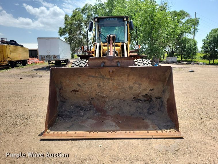 image for item EE1117 1999 Volvo L120C wheel loader