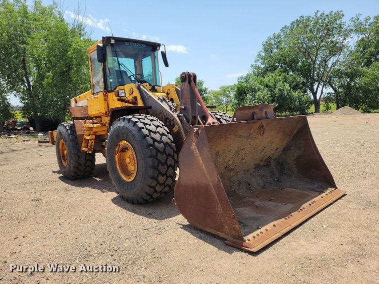 image for item EE1117 1999 Volvo L120C wheel loader