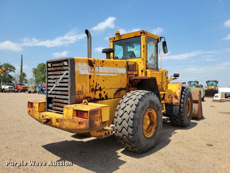 image for item EE1117 1999 Volvo L120C wheel loader