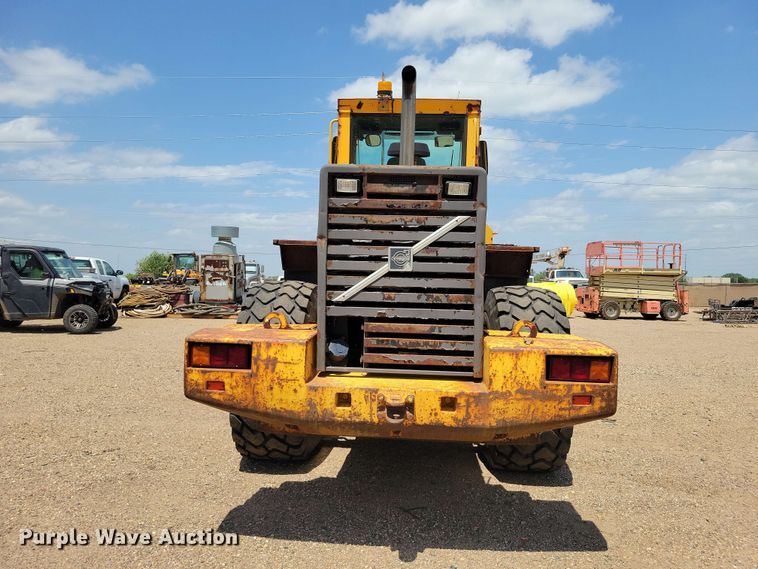 image for item EE1117 1999 Volvo L120C wheel loader