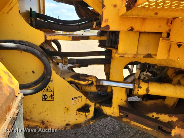 image for item EE1117 1999 Volvo L120C wheel loader