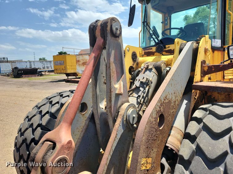 image for item EE1117 1999 Volvo L120C wheel loader