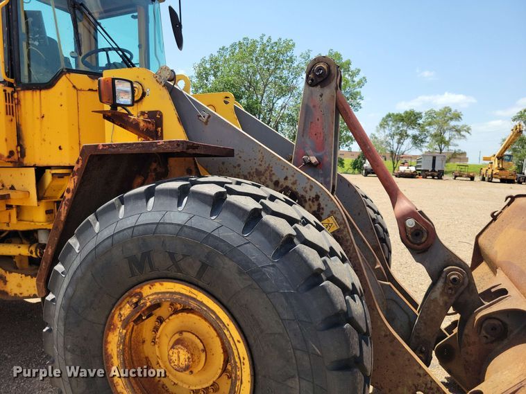 image for item EE1117 1999 Volvo L120C wheel loader
