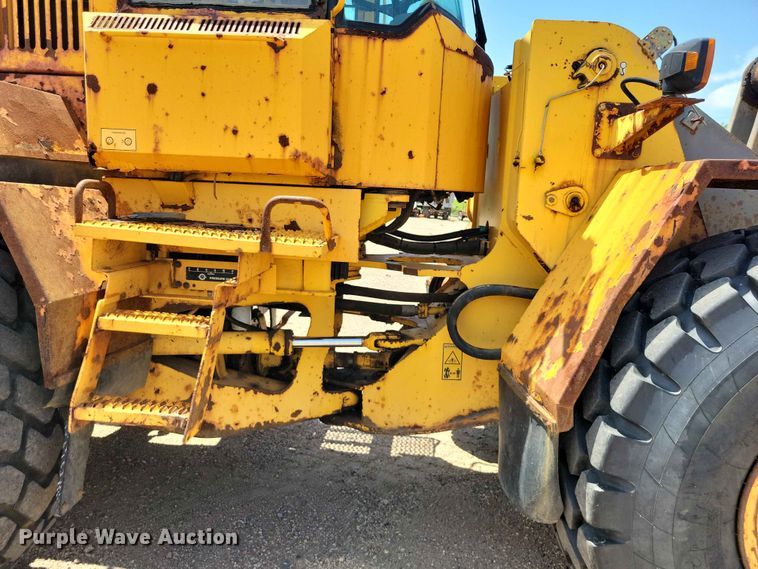 image for item EE1117 1999 Volvo L120C wheel loader