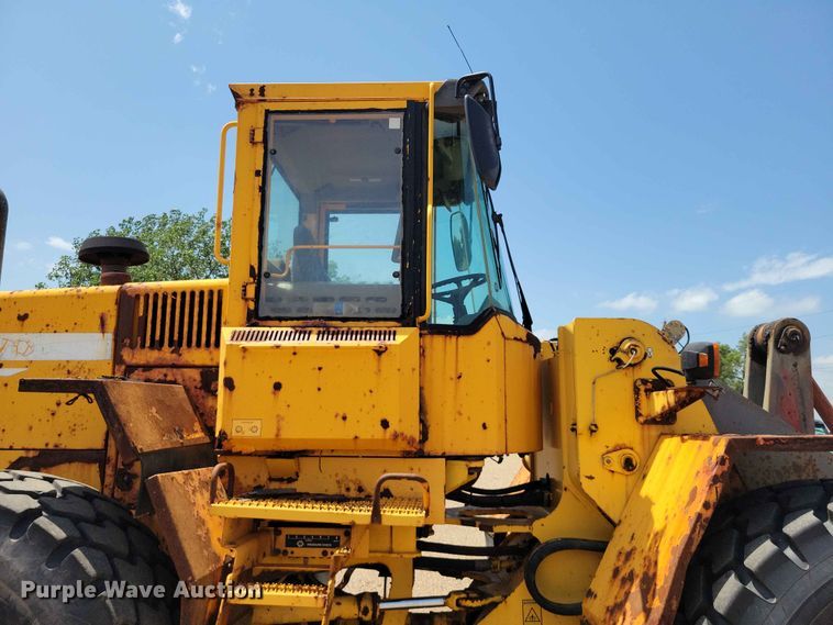 image for item EE1117 1999 Volvo L120C wheel loader