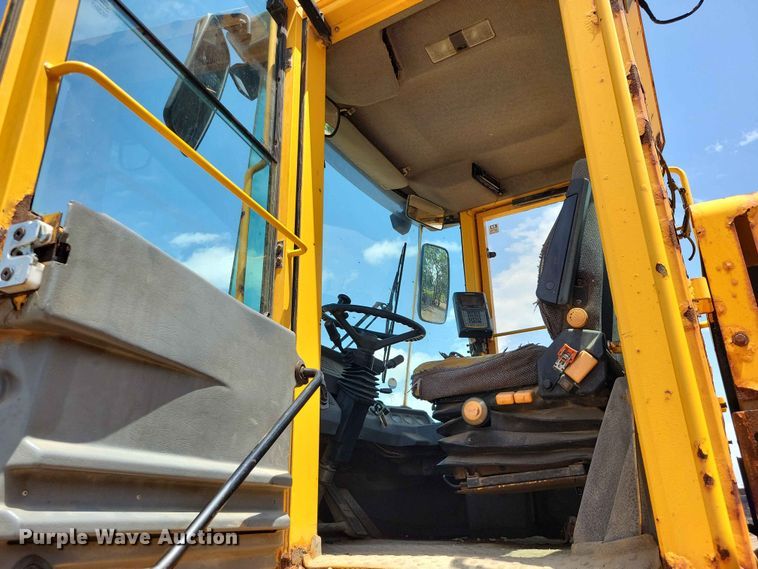 image for item EE1117 1999 Volvo L120C wheel loader
