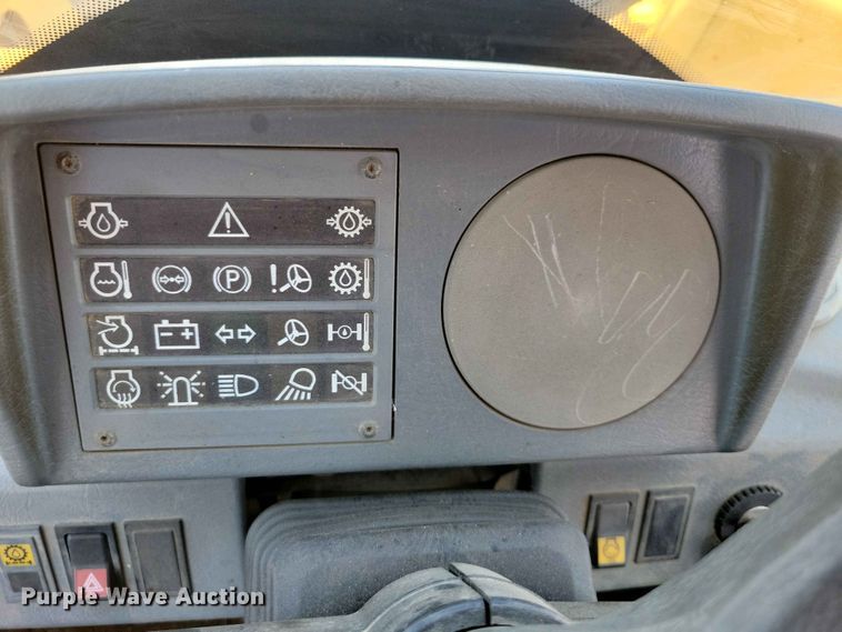 image for item EE1117 1999 Volvo L120C wheel loader