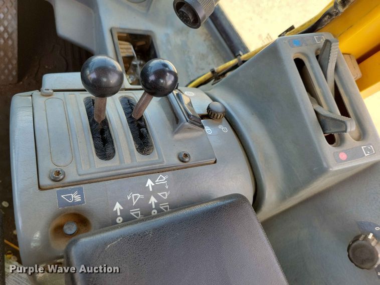image for item EE1117 1999 Volvo L120C wheel loader