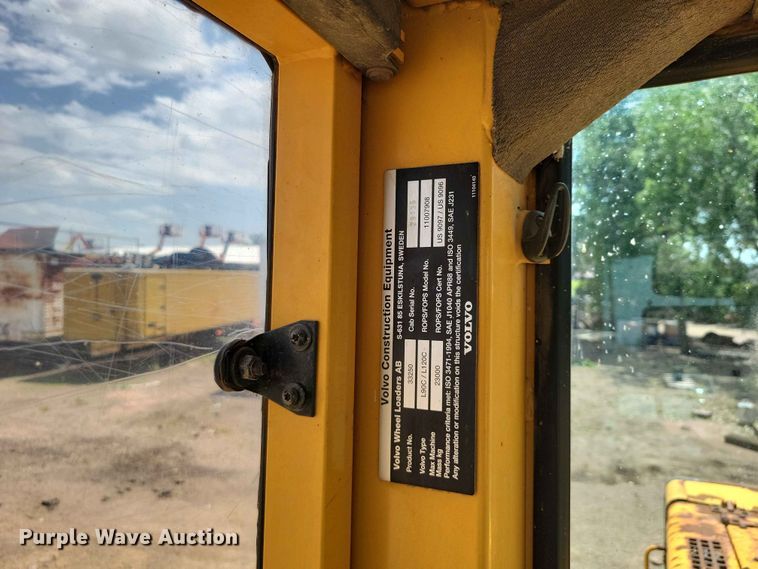 image for item EE1117 1999 Volvo L120C wheel loader