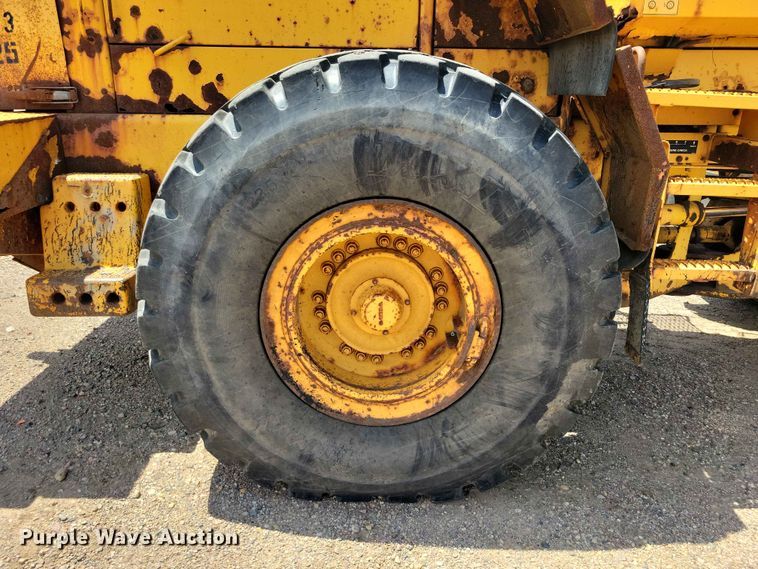image for item EE1117 1999 Volvo L120C wheel loader