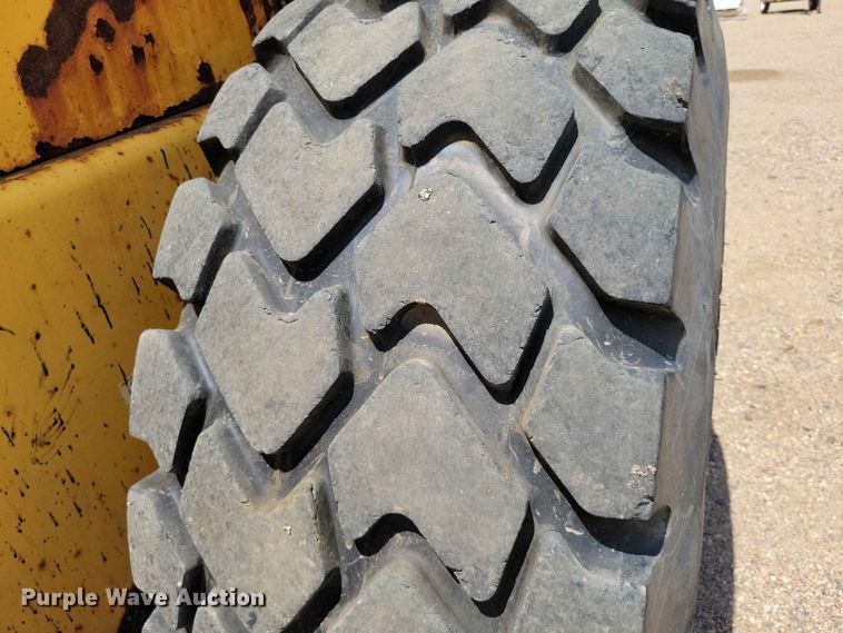 image for item EE1117 1999 Volvo L120C wheel loader