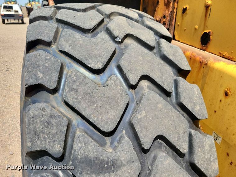 image for item EE1117 1999 Volvo L120C wheel loader