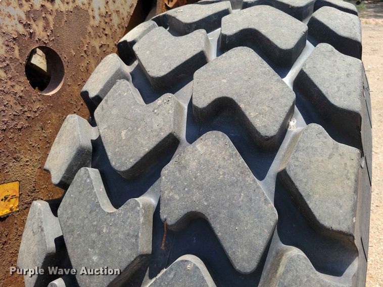image for item EE1117 1999 Volvo L120C wheel loader