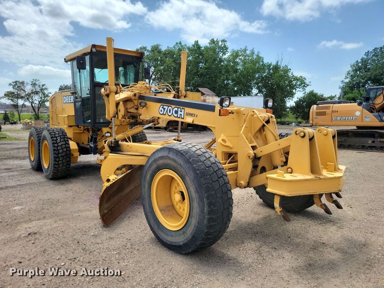 image for item EE1119 2005 John Deere 670CH Series II motor grader
