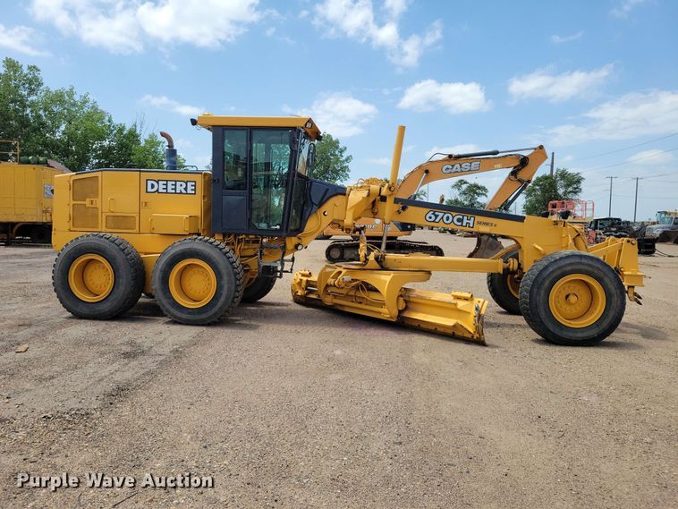 image for item EE1119 2005 John Deere 670CH Series II motor grader