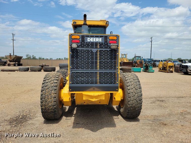image for item EE1119 2005 John Deere 670CH Series II motor grader