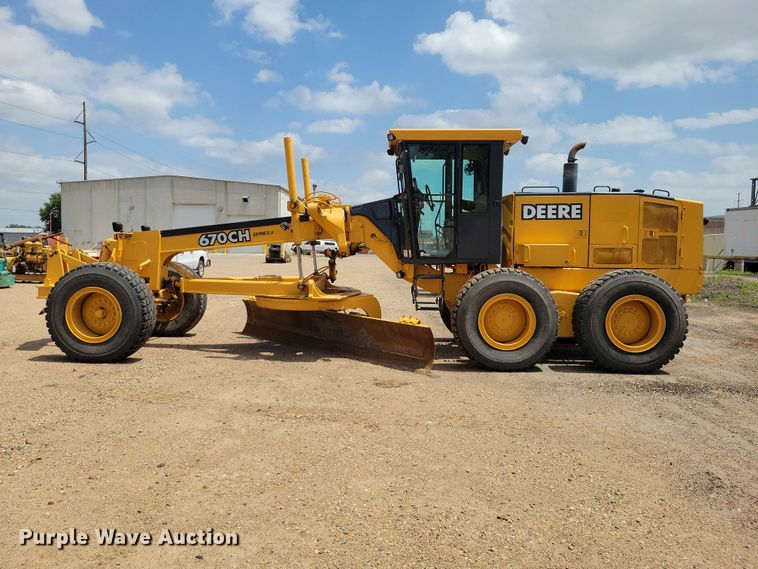 image for item EE1119 2005 John Deere 670CH Series II motor grader