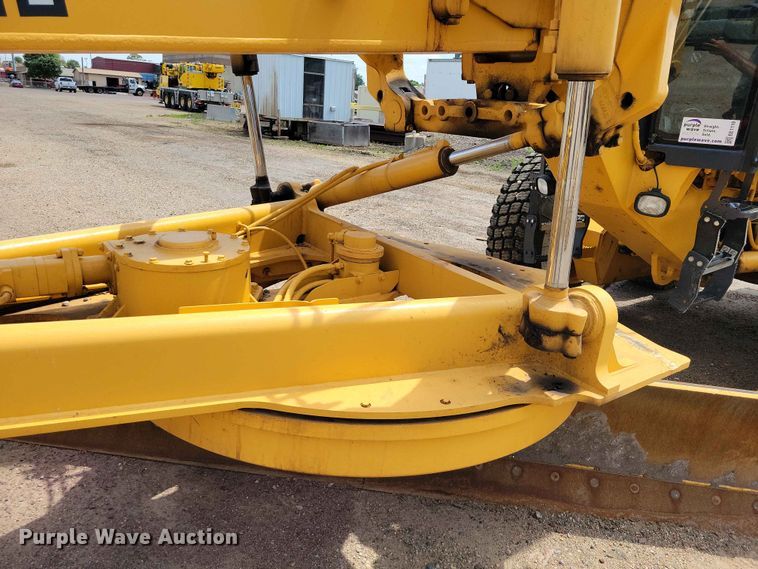 image for item EE1119 2005 John Deere 670CH Series II motor grader