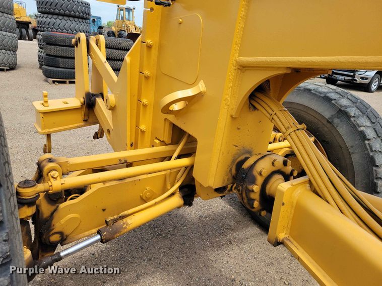 image for item EE1119 2005 John Deere 670CH Series II motor grader