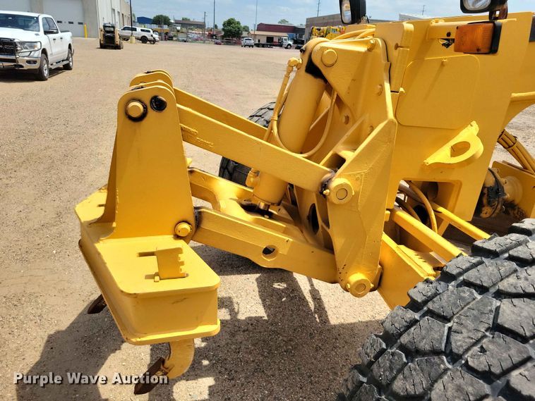 image for item EE1119 2005 John Deere 670CH Series II motor grader