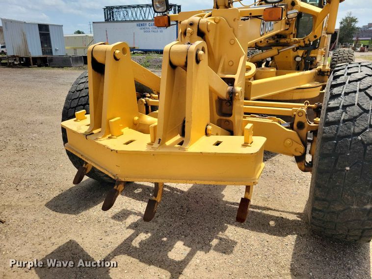 image for item EE1119 2005 John Deere 670CH Series II motor grader