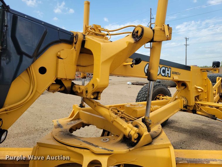 image for item EE1119 2005 John Deere 670CH Series II motor grader