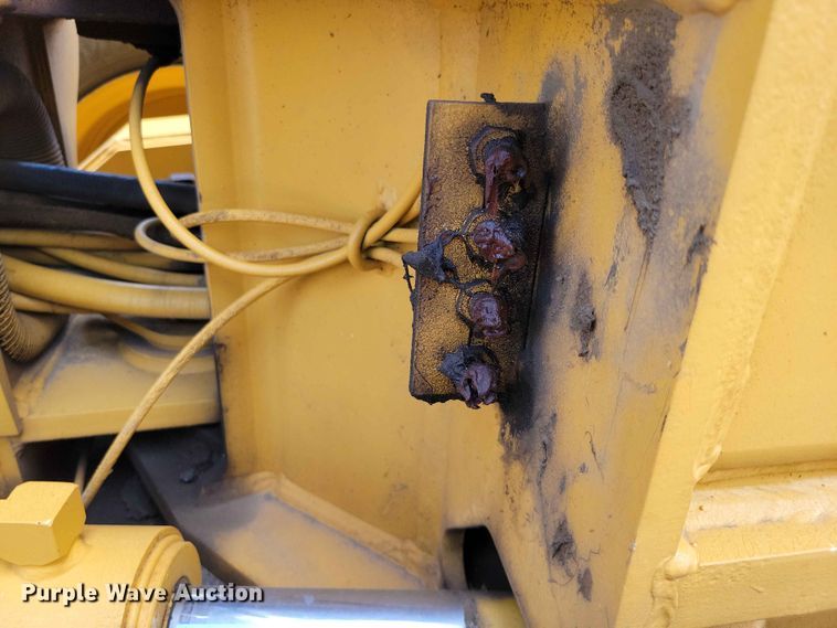 image for item EE1119 2005 John Deere 670CH Series II motor grader