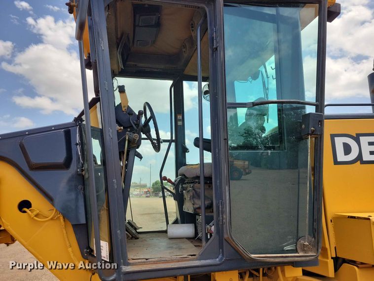 image for item EE1119 2005 John Deere 670CH Series II motor grader